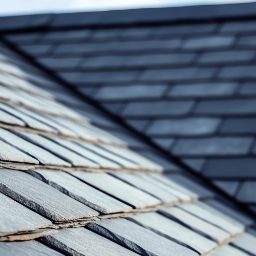 Couvreur sur toiture